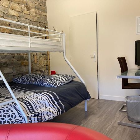 La Chambre Du Tonneau Montigny-sur-l'Ain Bagian luar foto